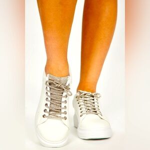 Women’s Rhinestone White Lace-Up Sneakers Size 6 NWT.